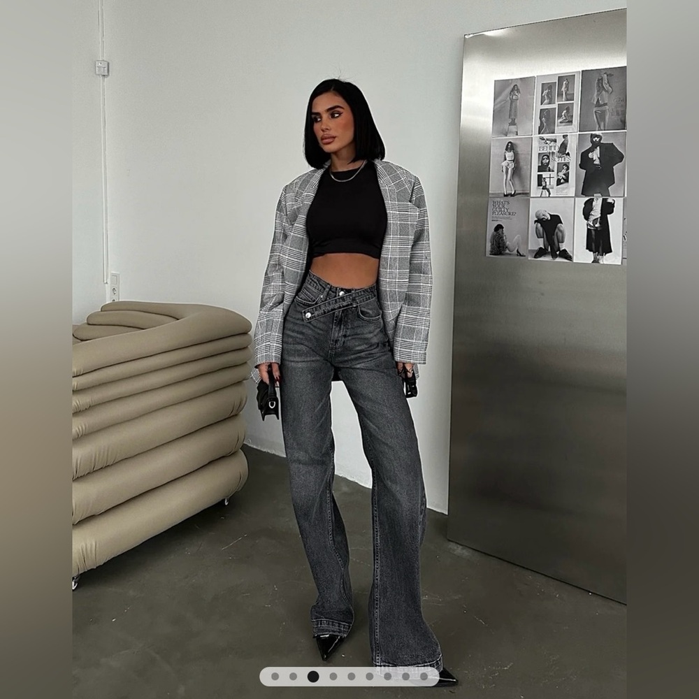 Piral Cross Belt Flared Jeans